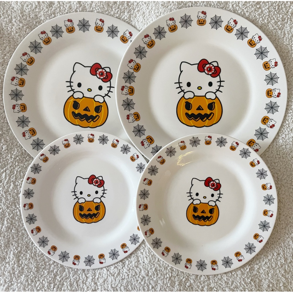 Hello Kitty Pumpkin Dinnerware Set - White and Orange